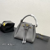 Новая модель ранней весны 2023 года, мини-сумка «PRADA». Очень милая и вместител