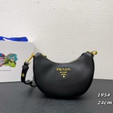 (Prada) Сумка «Луна/Полумесяц» – модный хит [Победа] Телячья кожа в сочетании с 