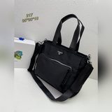 Размеры сумки PRADA： 35x30x18 (см). Выполнена по заказу из импортного материала 