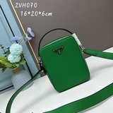 Футляр для камеры Prada, одинаковый для мужчин и женщин, очень милый. Небольшая 