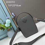 Футляр для камеры Prada, одинаковый для мужчин и женщин, очень милый. Небольшая 