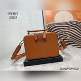 Футляр для камеры Prada, одинаковый для мужчин и женщин, очень милый. Небольшая 