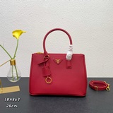 P-серия, модель 2274. Эта сумка Galleria изготовлена из кожи Saffiano, которая я