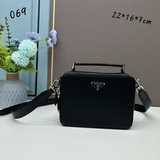 Футляр для камеры Prada, одинаковый для мужчин и женщин, очень милый. Небольшая 