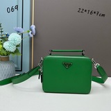 Футляр для камеры Prada, одинаковый для мужчин и женщин, очень милый. Небольшая 