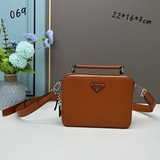 Футляр для камеры Prada, одинаковый для мужчин и женщин, очень милый. Небольшая 