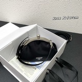 Сумка Prada с лягушачьим ртом очень красивая! Сумки с лягушачьим ртом являются с