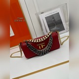 В комплекте с коробкой TF Tom Ford Palmetto Triple маленькая сумка на цепочке, и