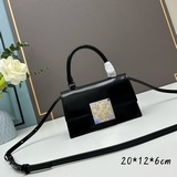 Новая летняя сумка T Monogram 2023 от Tory Burch с классическим узором, выполнен