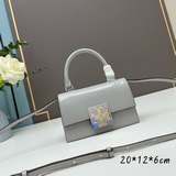 Новая летняя сумка T Monogram 2023 от Tory Burch с классическим узором, выполнен