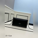 Маленький чемодан Vacation. Классическая модель Valentino, популярная в течение 