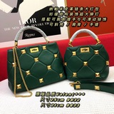 Маленький 380, оригинальное качество Valentino Garavani Roman Stud.