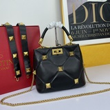 Маленькая сумка с коробкой, популярная модель Valentino Garavani Roman Stud из о