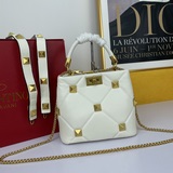 Маленькая сумка с коробкой, популярная модель Valentino Garavani Roman Stud из о