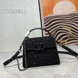 【Комплект】 Мини-сумка Valentino Garavani VSLING, полностью покрытая.