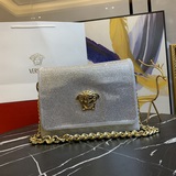 Популярные товары в магазинах 【VERSACE】 VERSACE, матовая кожа с стразами, очень 