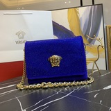 Популярные товары в магазинах 【VERSACE】 VERSACE, матовая кожа с стразами, очень 