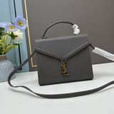 Размер коробки： 25 x 20 см. Cassandra YSL — классическая модель, которая пользуе