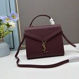 Размер коробки： 25 x 20 см. Cassandra YSL — классическая модель, которая пользуе