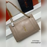 Новая коллекция осень-зима 2023 от YSL Saint Laurent — это сумка для поездок на 