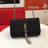 Сумка Saint Laurent с логотипом на передней клапане, с цепочкой-ремешком через п