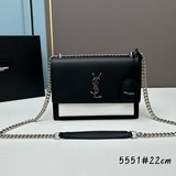 В комплекте с коробкой, сумка-цепочка YSL Sunset. Гладкая кожа с мелким узором в