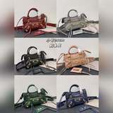 Сумка Parisian Motorcycle Bag из телячьей кожи с крокодиловым узором. Ручки, вып