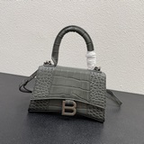 Сумка Balenciaga Hourglass в стиле крокодила, размер 23 см. Новая модель от Bale