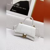 Сумка Balenciaga Hourglass в стиле крокодила, размер 23 см. Новая модель от Bale