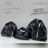 Новый размер сумочки-клатча, небольшая модель, привлекает внимание модников. Бре