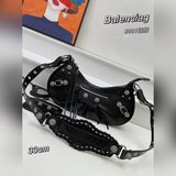 Размеры： малый и большой {масляная кожа, 2 штуки} Balenciag* Le Cagole полумесяц