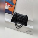 【Верхний слой кожи】 Новая сумка Crush от Balenciag* уже в продаже! Выглядит очен