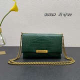 Balenciag представляет три модели сумок с цепочкой в стиле «трио» с ремешком и ц