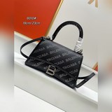 Balenciaga Суперстильная сумка с логотипом в виде песочных часов и стразами. Лог