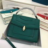 【Bvlgari】 Большая сумка с тремя слоями и змеиной головкой от Bvlgari, модель： 69