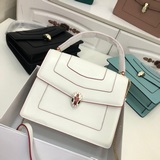 【Bvlgari】 Большая сумка с тремя слоями и змеиной головкой от Bvlgari, модель： 69