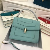 【Bvlgari】 Большая сумка с тремя слоями и змеиной головкой от Bvlgari, модель： 69