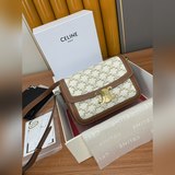 Популярная серия TEEN TRIOMHE Сумка из парусины с телячьей кожей. Эта сумка TRI 