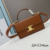 CELINE｜Новые модели для осенне-зимнего сезона Новая сумка-коробка BOX TRIOMHE в 