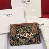 Маленькая сумка CELINE TRIOMHE. Винтажная сумка в руке. Минималистичный стиль, м