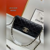 23s Chanel Новая сумка-батон с жемчужной застежкой Новая сумка-батон из овечьей 