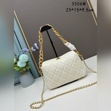 23a Большая сумка-хобо с клапаном из овечьей кожи с кисточками и металлической ф