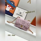 Маленькая сумка Chanel из серии «шерстяной»! Это сумка, которую все ваши друзья 