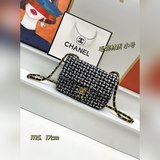 Маленькая сумка Chanel из серии «шерстяной»! Это сумка, которую все ваши друзья 