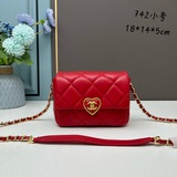 Маленький chanel23ssai Я влюбилась в этот ретро-замок в форме сердца. В коллекци