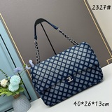 В последнее время сумка Chanel для аэропорта очень популярна. Ее приобрести очен