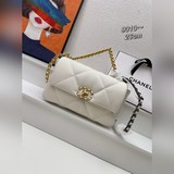 Новая популярная модель Chanel уже в продаже. Импортированная кожа очень мягкая 