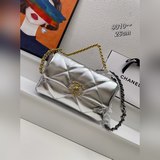 Новая популярная модель Chanel уже в продаже. Импортированная кожа очень мягкая 