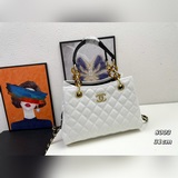 Новейшие популярные модели Chanel за рубежом. Для модных дам наступил сезон поку