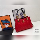 Новейшие популярные модели Chanel за рубежом. Для модных дам наступил сезон поку